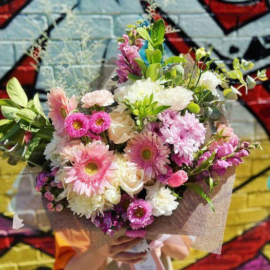 The History of Giving Flowers: The Heartfelt Stories Behind Blooms