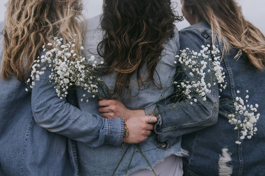 7 Popular Flowers That Represent Friendship