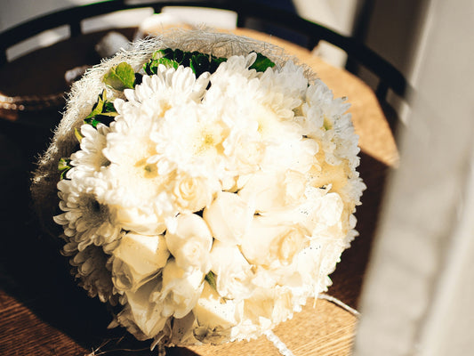 Explore the Meaning of White Roses: 5 Unique Symbolisms
