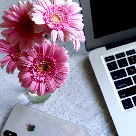 Pros and Cons of Ordering Flowers Online